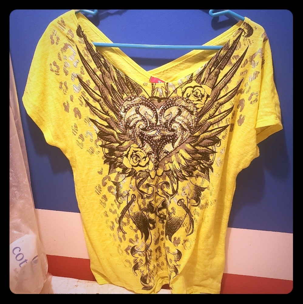 Open cross back printed tee